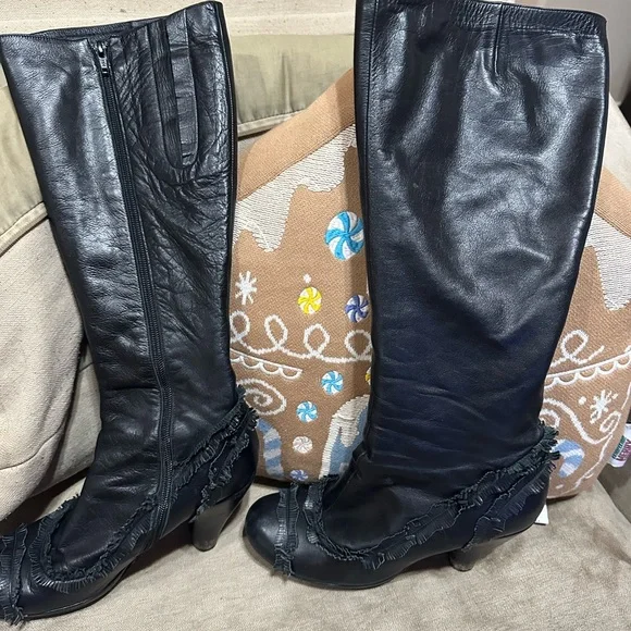 Chie mihara black ruffle boots - Picture 1 of 4